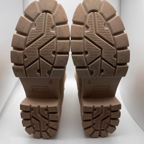 CUSHIONAIRE Women's Heeled slip on Chelsea boot Size 9M Taupe - Picture 3 of 5